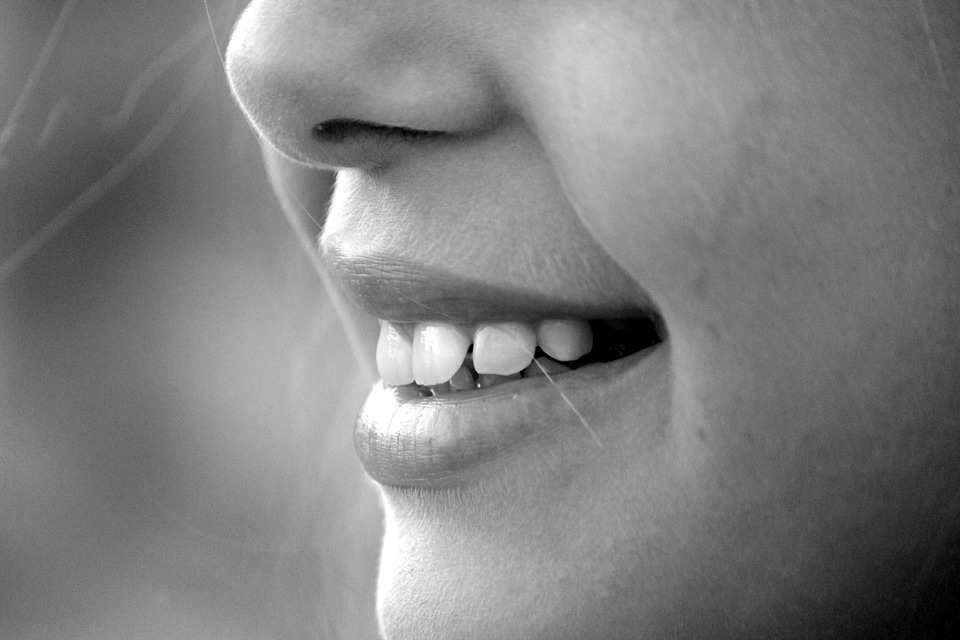 あなたはどっち？ほうれい線のできやすい人・できにくい人の習慣